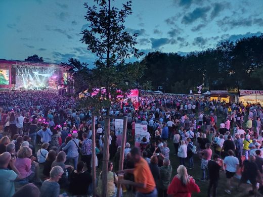 Sommerfestival Rosenheim 2023-Roland Kaiser Show-Die Fans